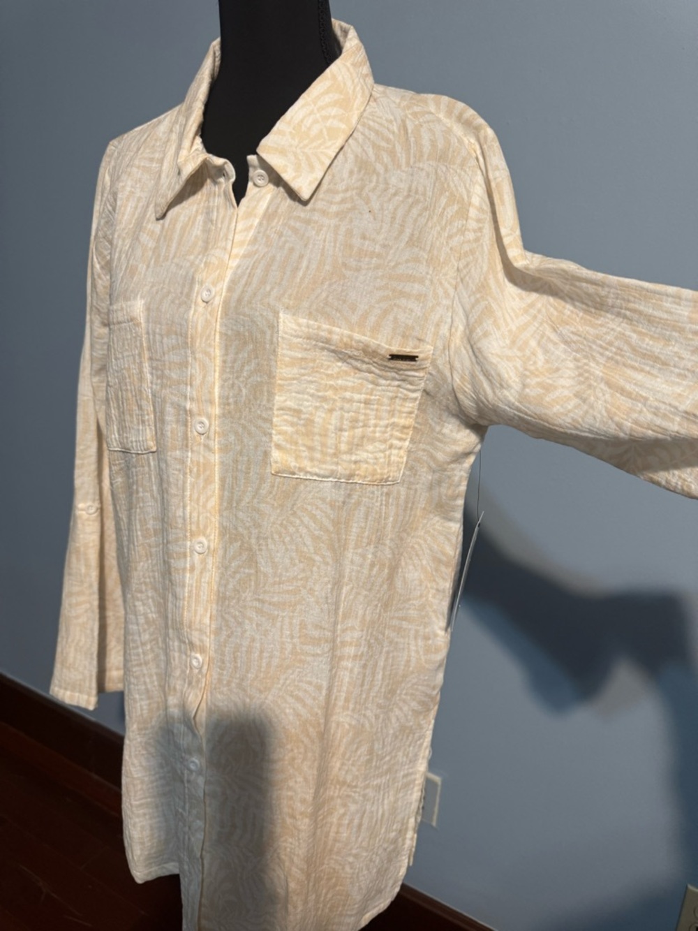 NWT Nicole Miller Cream and Beige Textured Button-Up Shirt